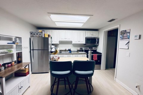 House in Tamarac, Florida 1 bedroom, 51.1 sq.m. № 2063851 - photo 7