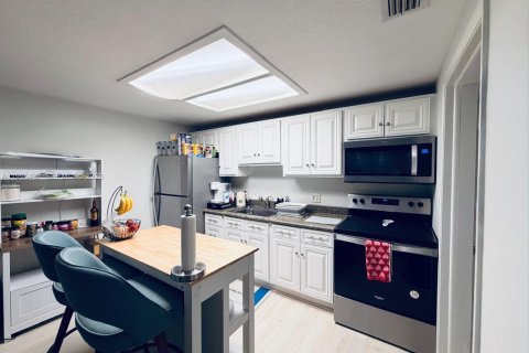 House in Tamarac, Florida 1 bedroom, 51.1 sq.m. № 2063851 - photo 8