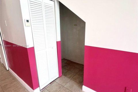 Propiedad comercial en venta en Miami, Florida № 2269528 - foto 7