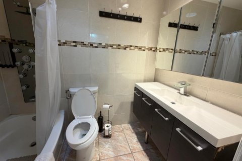 Apartment in Fort Lauderdale, Florida 2 bedrooms, 308.06 sq.m. № 2391773 - photo 10