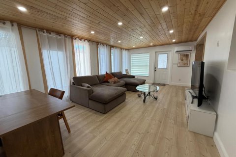 Apartment in Fort Lauderdale, Florida 2 bedrooms, 308.06 sq.m. № 2391773 - photo 2