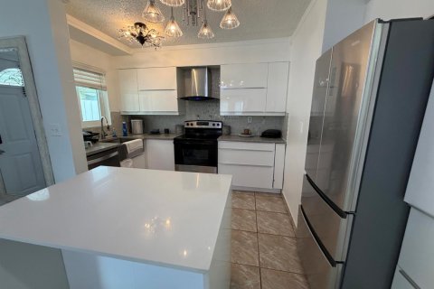 Apartment in Fort Lauderdale, Florida 2 bedrooms, 308.06 sq.m. № 2391773 - photo 5