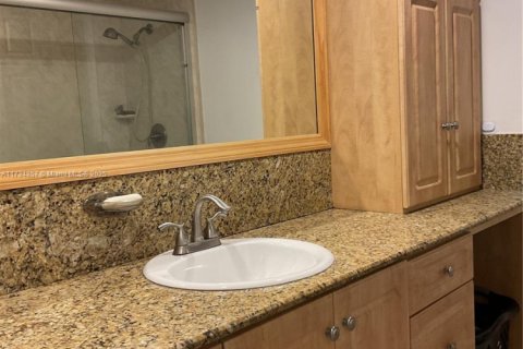 Condo in Miami, Florida, 3 bedrooms  № 1811222 - photo 12