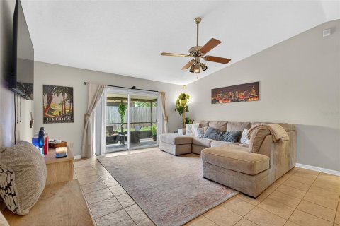 Casa en venta en Brandon, Florida, 3 dormitorios, 120.31 m2 № 1843720 - foto 5