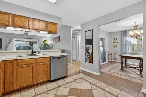 Casa en venta en Brandon, Florida, 3 dormitorios, 120.31 m2 № 1843720 - foto 11