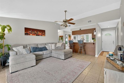 Casa en venta en Brandon, Florida, 3 dormitorios, 120.31 m2 № 1843720 - foto 3