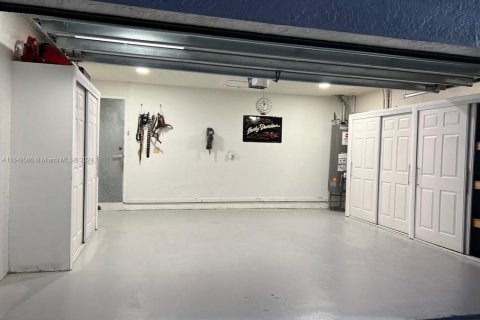 Casa en venta en Miami, Florida, 4 dormitorios, 183.02 m2 № 1703484 - foto 6