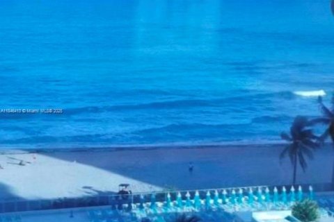 Condo in Hollywood, Florida  № 1845827 - photo 4