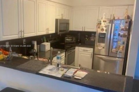 Condo in Hollywood, Florida  № 1845827 - photo 9