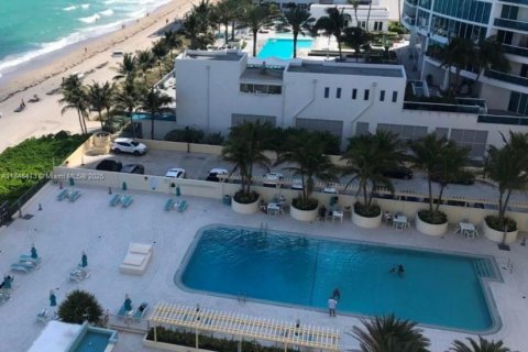 Condo in Hollywood, Florida  № 1845827 - photo 21