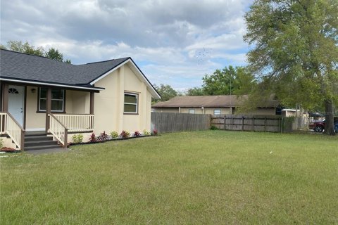 House in Tampa, Florida 3 bedrooms, 130.53 sq.m. № 1917848 - photo 4