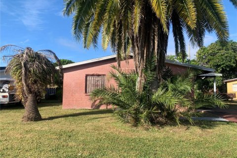 Casa en Melbourne, Florida 4 dormitorios, 108.32 m2 № 2127488