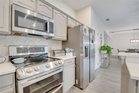 Villa ou maison à vendre à Kissimmee, Floride: 5 chambres, 321.44 m2 № 1909919 - photo 20