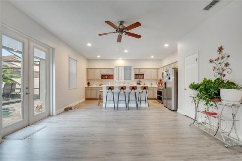 Villa ou maison à vendre à Kissimmee, Floride: 5 chambres, 321.44 m2 № 1909919 - photo 16