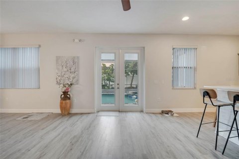 Villa ou maison à vendre à Kissimmee, Floride: 5 chambres, 321.44 m2 № 1909919 - photo 17