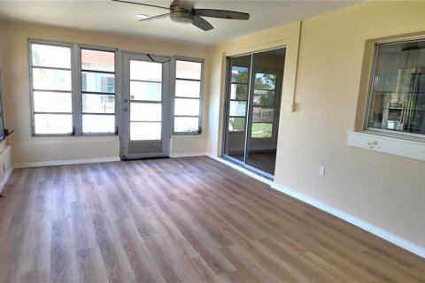 Casa en venta en Holiday, Florida, 3 dormitorios, 141.03 m2 № 1917572 - foto 28