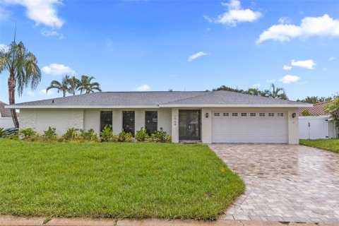 House in Saint Petersburg, Florida 3 bedrooms, 176.14 sq.m. № 1796027 - photo 2