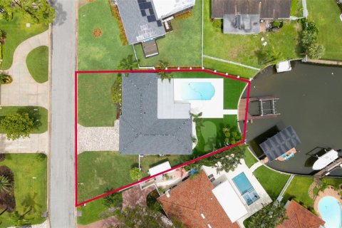 House in Saint Petersburg, Florida 3 bedrooms, 176.14 sq.m. № 1796027 - photo 30