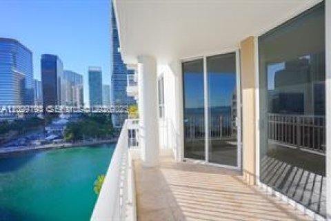 Condo in Miami, Florida, 1 bedroom  № 2401286 - photo 3
