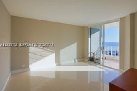 Condo in Miami, Florida, 1 bedroom  № 2401286 - photo 20