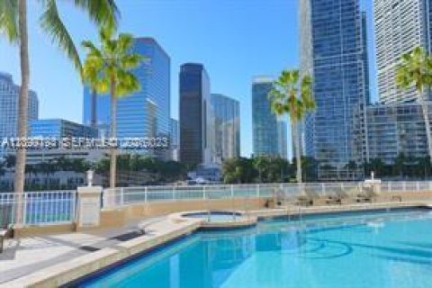 Condo in Miami, Florida, 1 bedroom  № 2401286 - photo 29