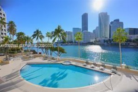 Condo in Miami, Florida, 1 bedroom  № 2401286 - photo 26