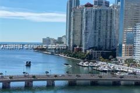 Condo in Miami, Florida, 1 bedroom  № 2401286 - photo 4