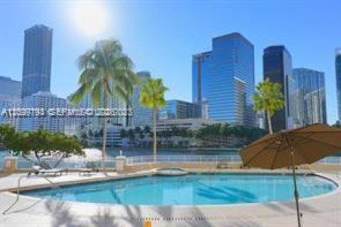 Condo in Miami, Florida, 1 bedroom  № 2401286 - photo 28