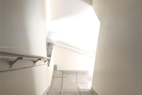 Adosado en venta en North Miami, Florida, 3 dormitorios, 126.35 m2 № 2030616 - foto 23