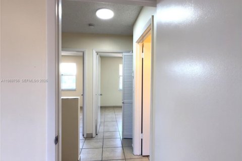 Adosado en venta en North Miami, Florida, 3 dormitorios, 126.35 m2 № 2030616 - foto 21