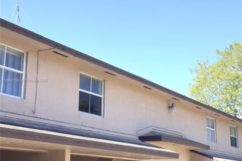 Adosado en venta en North Miami, Florida, 3 dormitorios, 126.35 m2 № 2030616 - foto 4