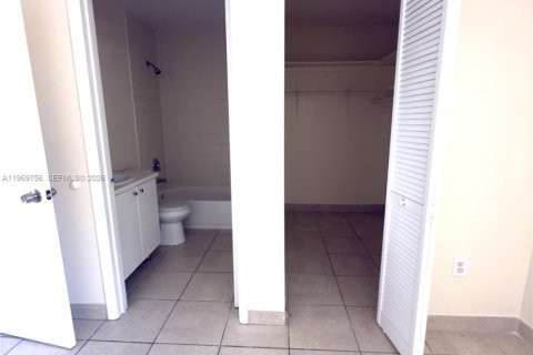 Adosado en venta en North Miami, Florida, 3 dormitorios, 126.35 m2 № 2030616 - foto 13