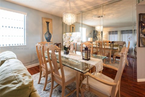 Condominio en venta en Tamarac, Florida, 2 dormitorios, 117.99 m2 № 1990248 - foto 11