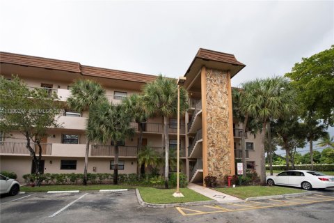Condominio en venta en Tamarac, Florida, 2 dormitorios, 117.99 m2 № 1990248 - foto 23