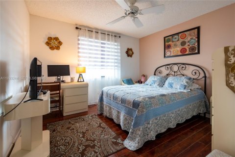 Condominio en venta en Tamarac, Florida, 2 dormitorios, 117.99 m2 № 1990248 - foto 19