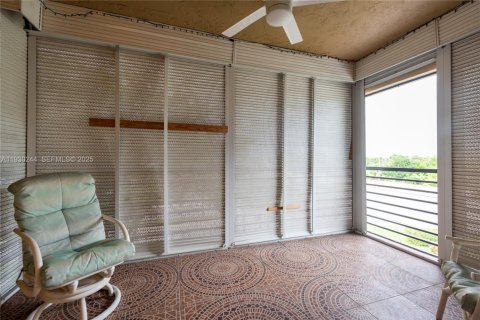 Condominio en venta en Tamarac, Florida, 2 dormitorios, 117.99 m2 № 1990248 - foto 22