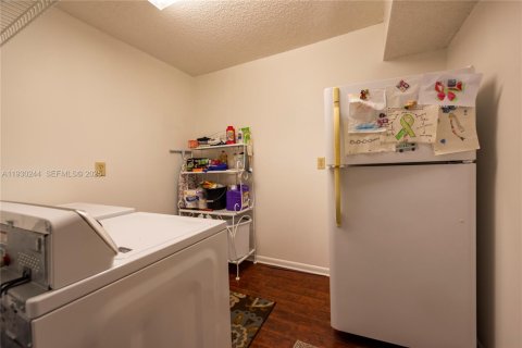 Condominio en venta en Tamarac, Florida, 2 dormitorios, 117.99 m2 № 1990248 - foto 20