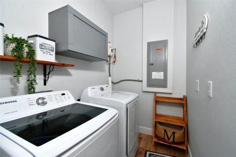 House in LaBelle, Florida 3 bedrooms № 2068978 - photo 10