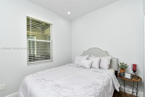 House in LaBelle, Florida 3 bedrooms № 2068978 - photo 13