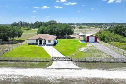 House in LaBelle, Florida 3 bedrooms № 2068978 - photo 3