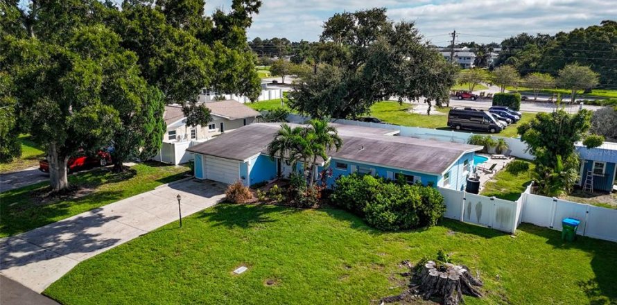 Casa en Seminole, Florida 3 dormitorios, 144 m2 № 2387492