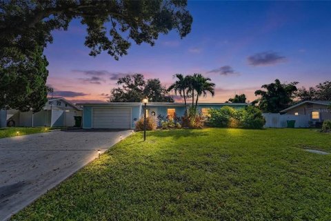 Casa en venta en Seminole, Florida, 3 dormitorios, 144 m2 № 2387492 - foto 2