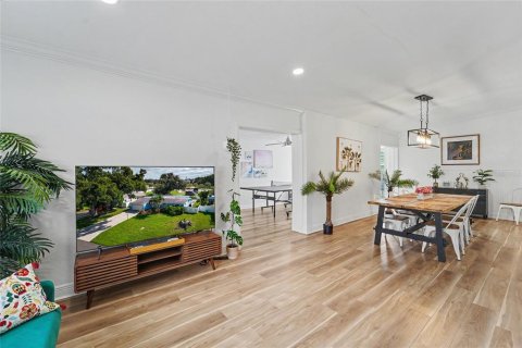Casa en venta en Seminole, Florida, 3 dormitorios, 144 m2 № 2387492 - foto 9