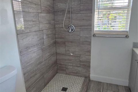 Touwnhouse à vendre à Palm City, Floride: 2 chambres, 127.65 m2 № 2085880 - photo 15