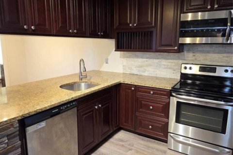 Touwnhouse à vendre à Palm City, Floride: 2 chambres, 127.65 m2 № 2085880 - photo 8