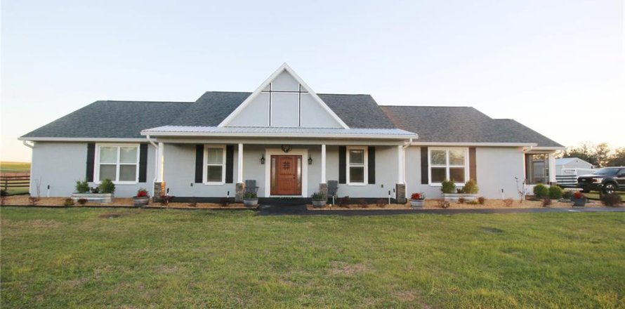 House in Morriston, Florida 3 bedrooms, 266.07 sq.m. № 1581215