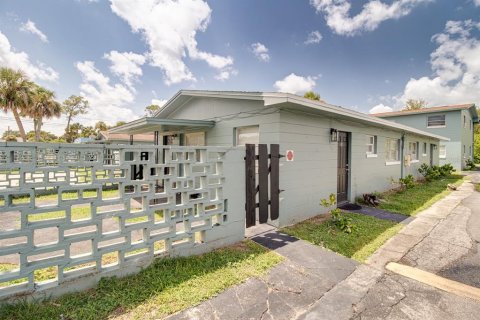 Appartement à Cocoa, Floride 2 chambres, 58.34 m2 № 2386406