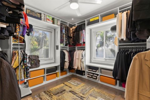 House in Miami Shores, Florida 2 bedrooms, 96.34 sq.m. № 2018095 - photo 16