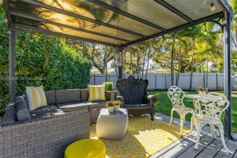 House in Miami Shores, Florida 2 bedrooms, 96.34 sq.m. № 2018095 - photo 23