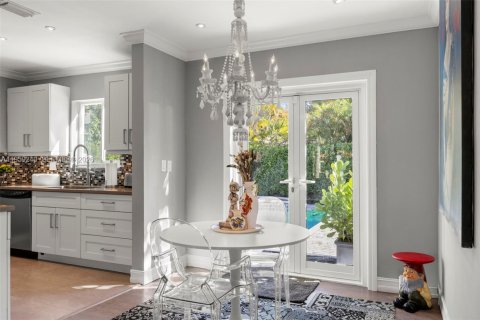 House in Miami Shores, Florida 2 bedrooms, 96.34 sq.m. № 2018095 - photo 11